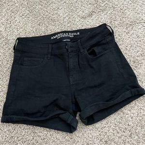 American eagle size 8 women’s stretch midi black jean shorts